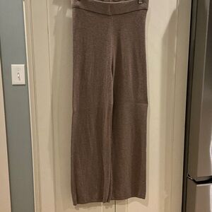 Old Navy ladies sweater knit pants. Mocha color, size medium.